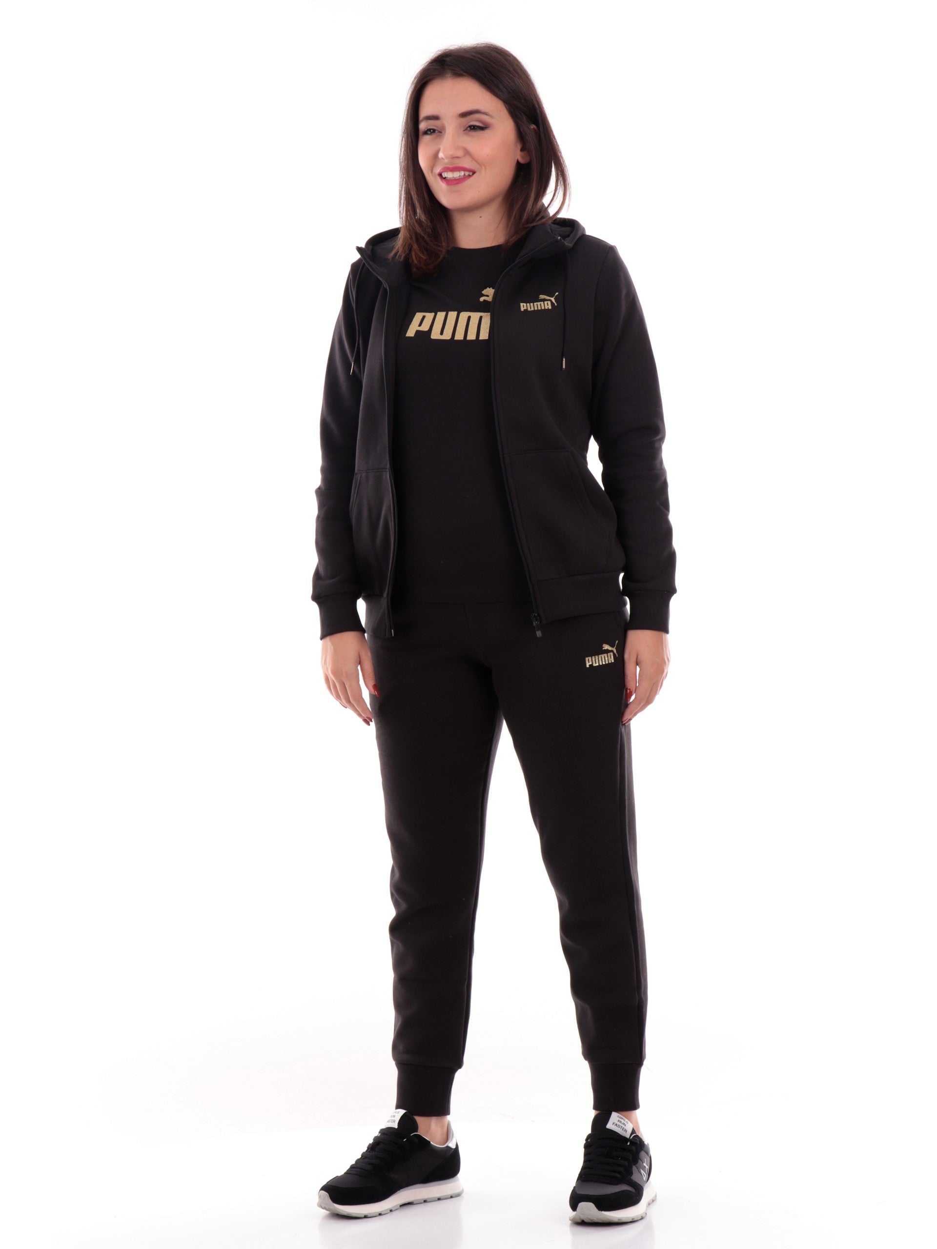 T shirt Puma nera da donna con maxi stampa glitter 682100